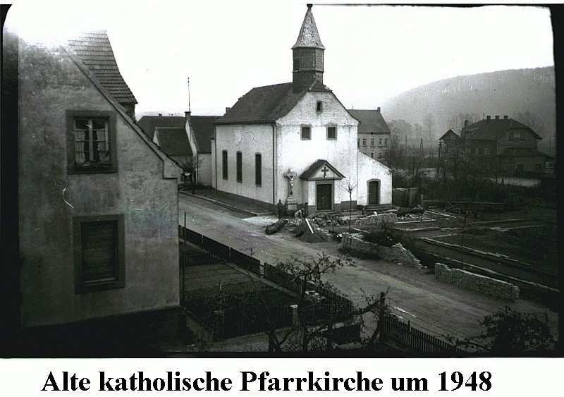 alte_katholische_pfarrkirche_um_1948.gif (218234 Byte)